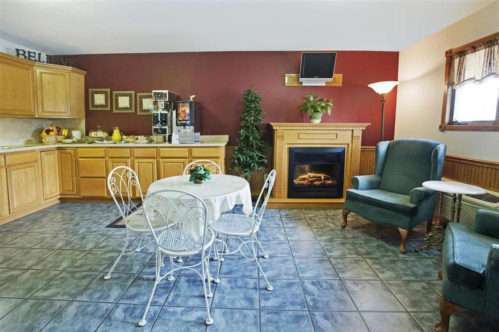 Americas Best Value Inn & Suites Thief River Falls Restaurant photo